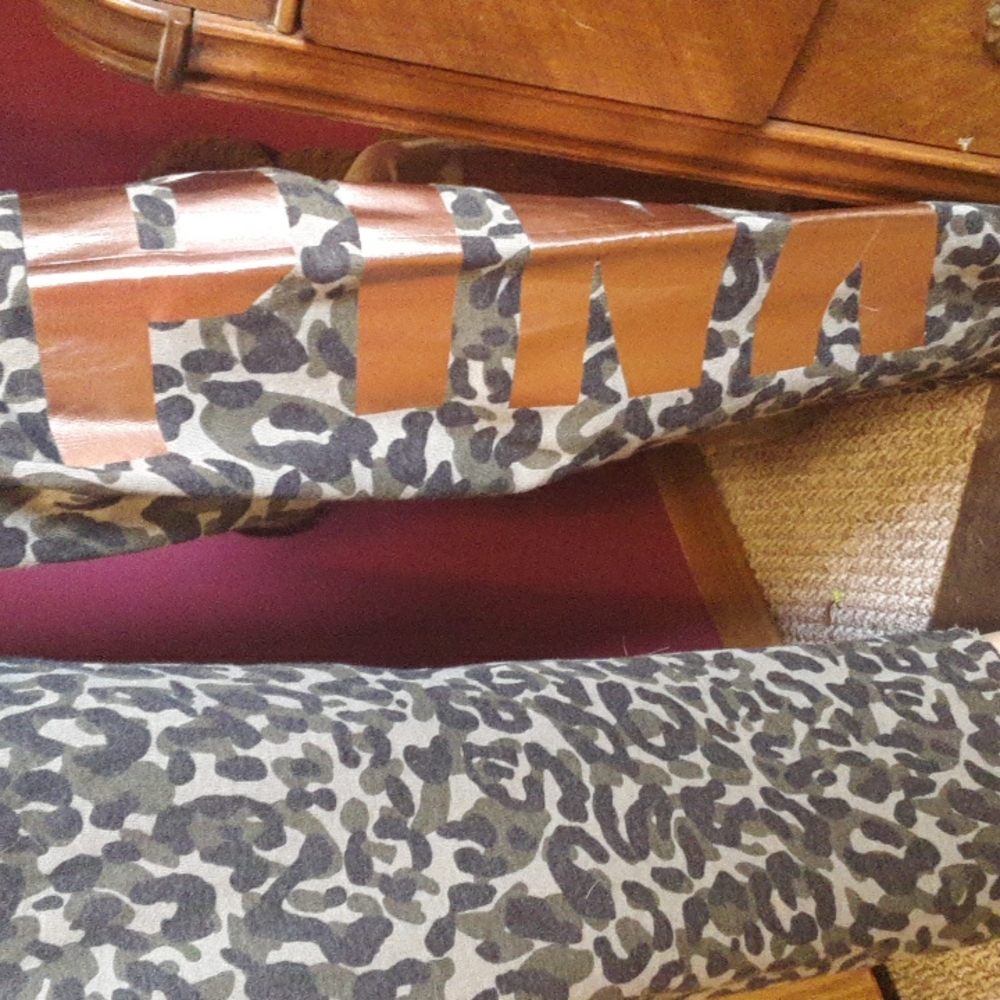 Victoria's Secret Pink Camouflage/Rose Gold lounge suit. - Picture 3 of 16
